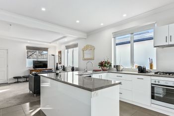 Wellington Street Cottage - Sydneys Hotel 0