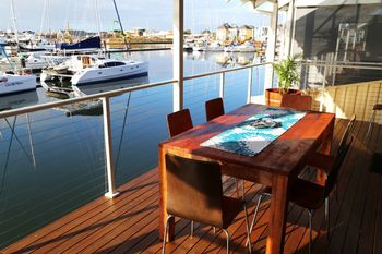 Waters Edge - Sydneys Hotel 0