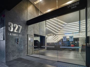 Elegant High Rise Apartment With An Unforgettable View - Sydneys Hotel 3