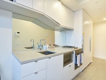 Elegant High Rise Apartment With An Unforgettable View - Sydneys Hotel 5