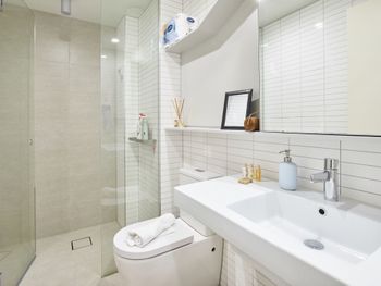 Elegant High Rise Apartment With An Unforgettable View - Sydneys Hotel 2