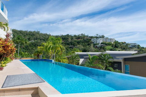 Azure Seas Executive Airlie Beach - Sydneys Hotel 3