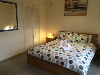 Australian Home Away Doncaster Elgar 2 - Sydneys Hotel 3