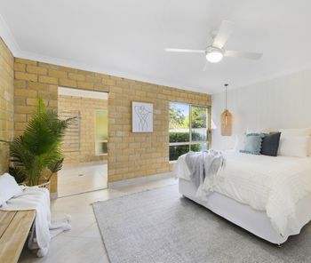 BEACHSIDE HIDEAWAY BONNY HILLS - Sydneys Hotel 1