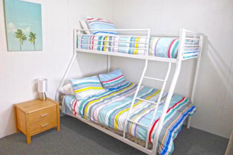 The Relax Shack At Culburra Beach Sleeps 7 - Sydneys Hotel 4
