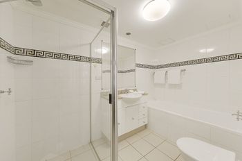 Wyndel Brown Street One Bedroom - Sydneys Hotel 4