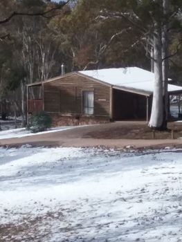 Gooandra Alpine Cabins - Sydneys Hotel 5