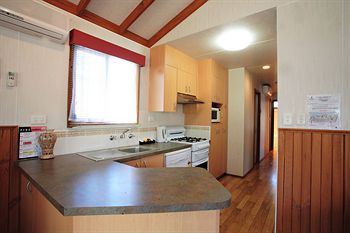 Yarraby Holiday Park - Sydneys Hotel 5
