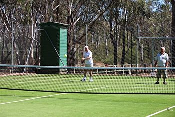 Yarraby Holiday Park - Sydneys Hotel 2