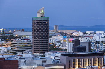 Holiday Inn Townsville - Sydneys Hotel 0