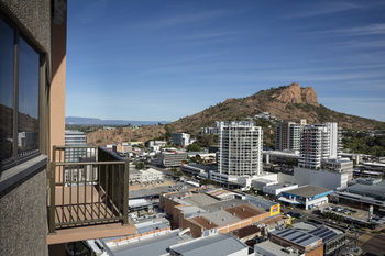 Holiday Inn Townsville - Sydneys Hotel 6