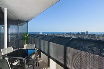 Executive Bay Views St. Kilda - Sydneys Hotel 3