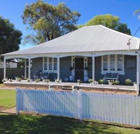 Edgeworth Street Manor - Sydneys Hotel