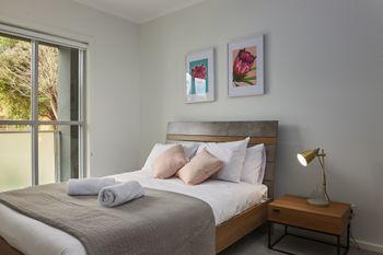Bright & Updated 1 Bedroom Apartment - Sydneys Hotel 5