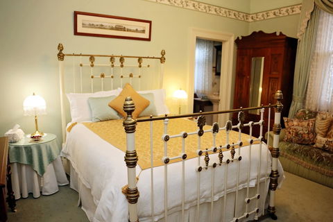 Forgandenny Bed & Breakfast - Sydneys Hotel 1