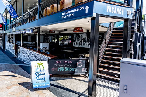 Airlie Sun & Sand Accommodation 6 - Sydneys Hotel 0
