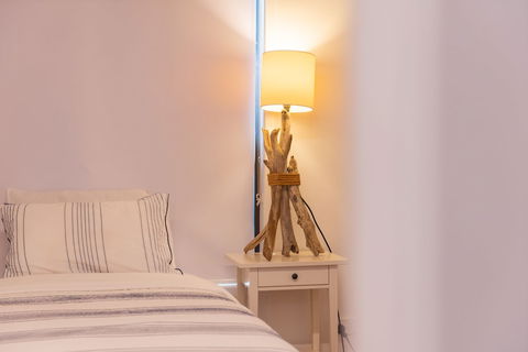 Coastal Cottage - Cannonvale - Sydneys Hotel 0