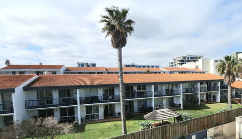 West Beach Lagoon 218 - Sydneys Hotel 1