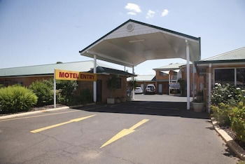 Across Country Motor Inn - Sydneys Hotel 2