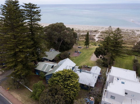 Dunsborough Beachouse YHA Backpackers - Sydneys Hotel 2