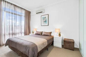 Adelaide DressCircle Apartments - Ward St - Sydneys Hotel 1