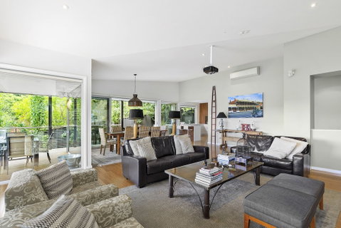 Bilsons Landing East - Sydneys Hotel 1