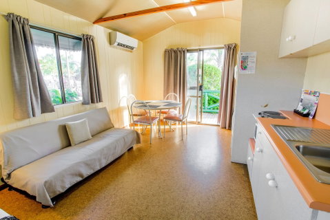 Tasman Holiday Parks - Hervey Bay - Sydneys Hotel 4