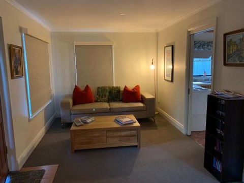 3 Batten Street - Sydneys Hotel 4