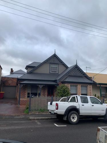 3 Batten Street - Sydneys Hotel 1