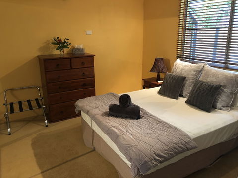 Serenity On Magnetic - Sydneys Hotel 6