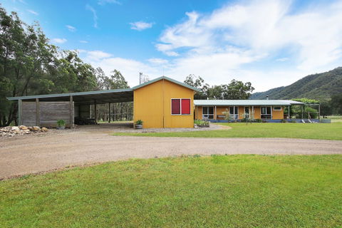Feathertop Views And Dorm - Sydneys Hotel 1