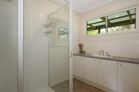 Feathertop Views And Dorm - Sydneys Hotel 3