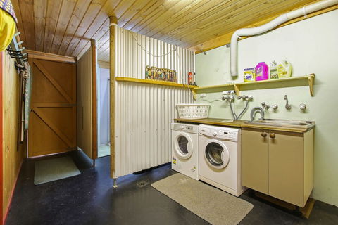 Feathertop Views And Dorm - Sydneys Hotel 4