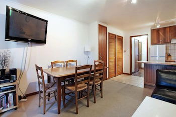 Lawlers 20 - Sydneys Hotel 1