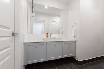 Brand New Townhouse - Sydneys Hotel 3