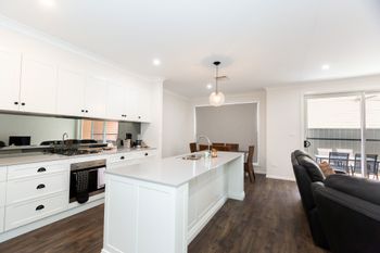 Brand New Townhouse - Sydneys Hotel 1
