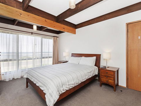 Swimmers Rest - Uninterrupted Panoramic Ocean Views - 1 Bedroom - Sydneys Hotel 5