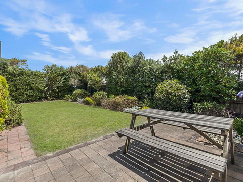 Swimmers Rest - Uninterrupted Panoramic Ocean Views - 1 Bedroom - Sydneys Hotel 6