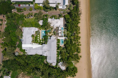 Poolside Apt In Alamanda Beachfront Resort 41 - Sydneys Hotel 0