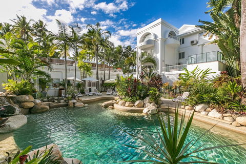 Poolside Apt In Alamanda Beachfront Resort 41 - Sydneys Hotel 4