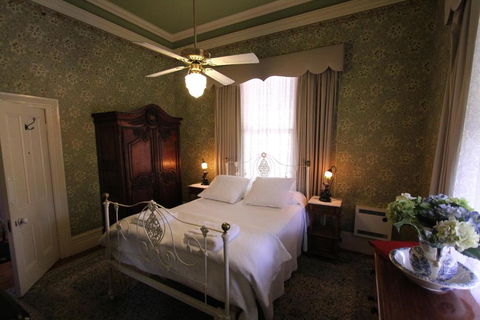 Palm House - Sydneys Hotel 6