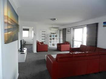 Yamba Norfolk Motel - Sydneys Hotel 0