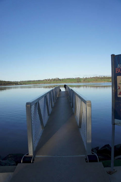 Tranquility Waters - Sydneys Hotel 0