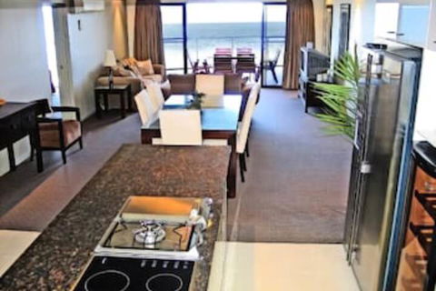 Pacific Reef By Kacys - Sydneys Hotel 3