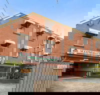 Spring Hill Terraces - Sydneys Hotel
