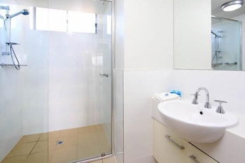 P A Apartments - Sydneys Hotel 6