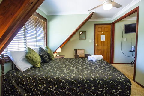 Ainslie Manor B&B - Sydneys Hotel 6
