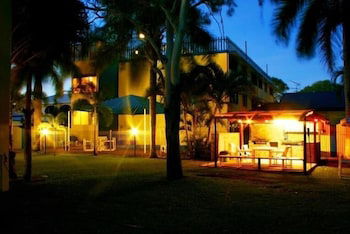 Sky View Units - Sydneys Hotel 2
