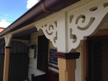 A Settler's Cottage - Sydneys Hotel 0