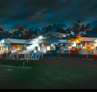 Clyde View Holiday Park - Sydneys Hotel
